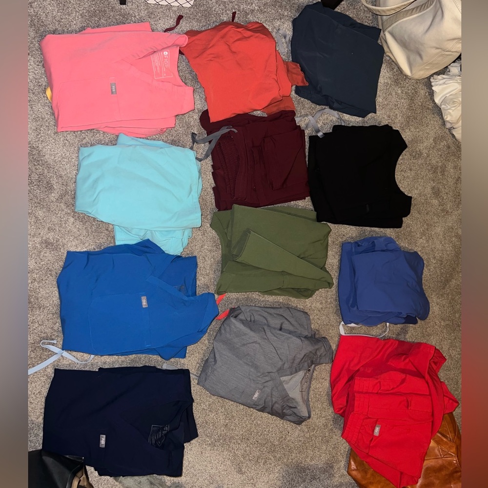 Figs Scrubs Set: Clay